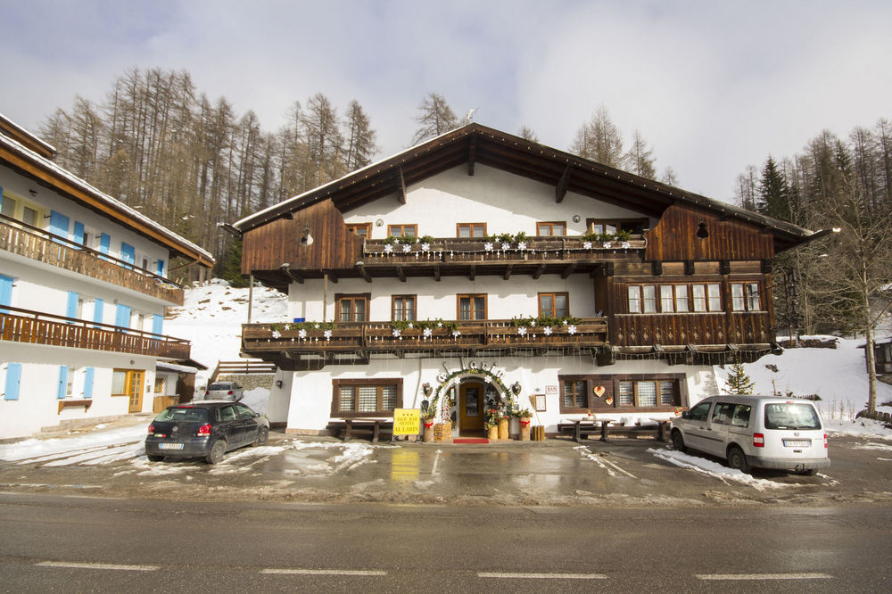 Hotel Al Larin Cortina d'Ampezzo Exterior photo